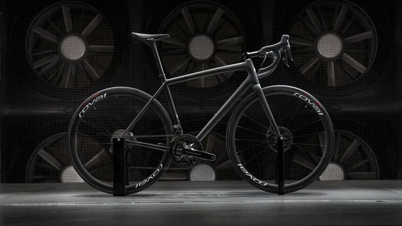 Specialized Alpinist CLX II Rear Road Wheel - Carbon/White - Image 3